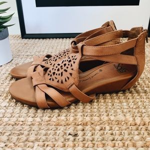 Söfft Sandals Heels Brown size 8